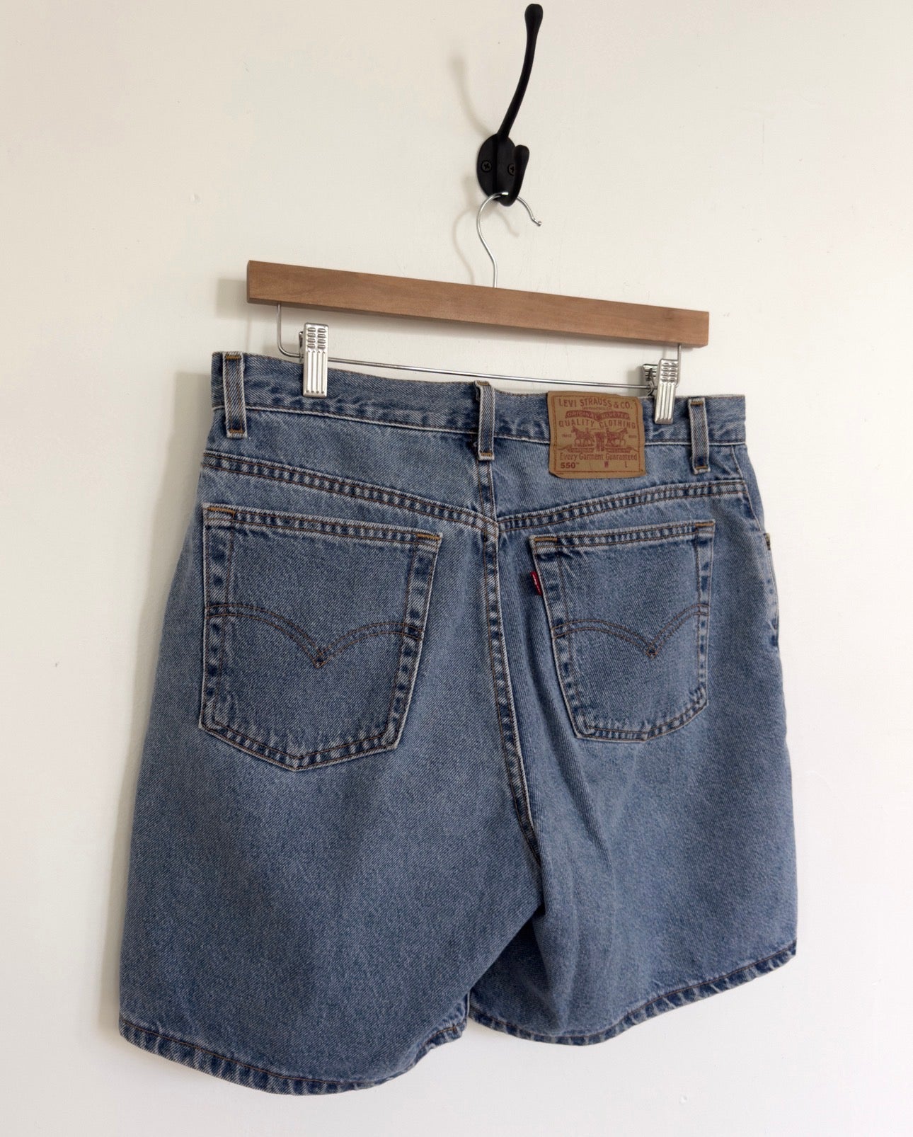 Levi's 550 Relaxed Fit Shorts | 32