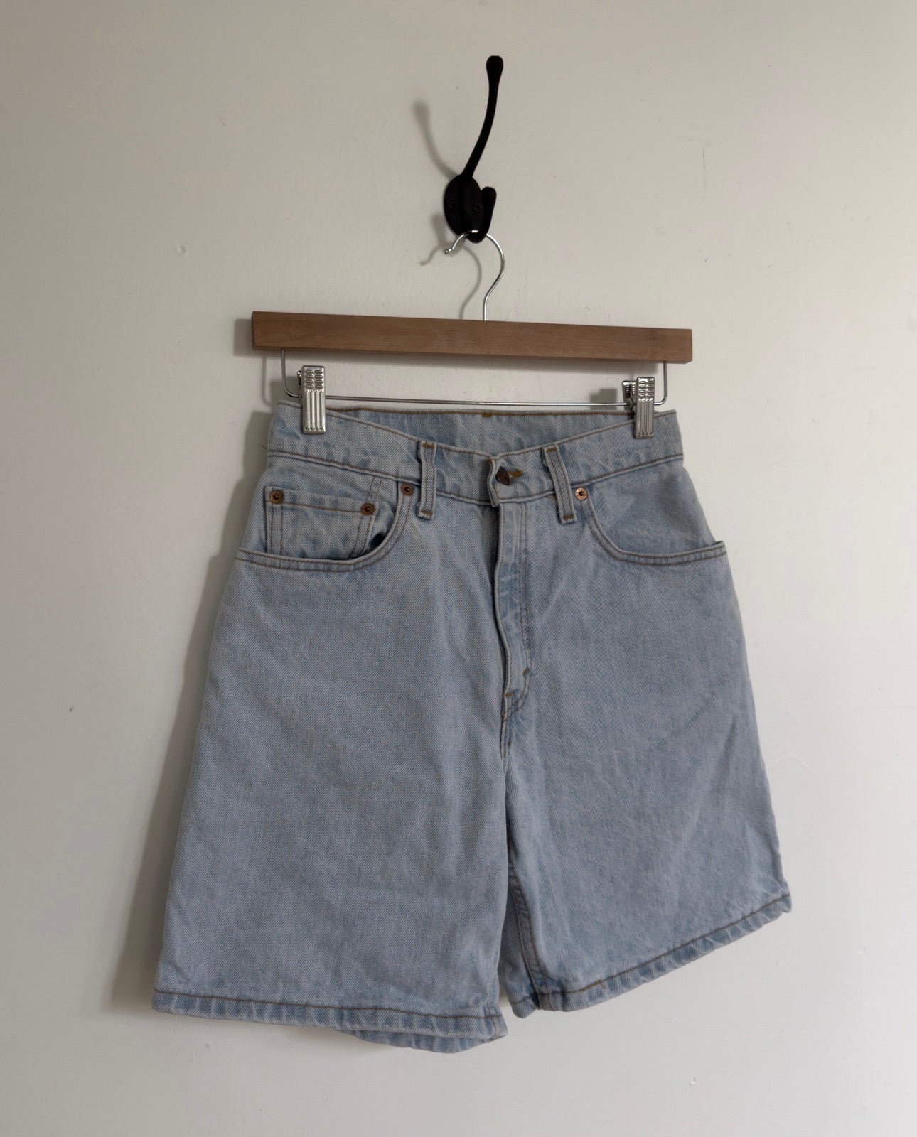 Levi's 550 Relaxed Fit Shorts  | 26