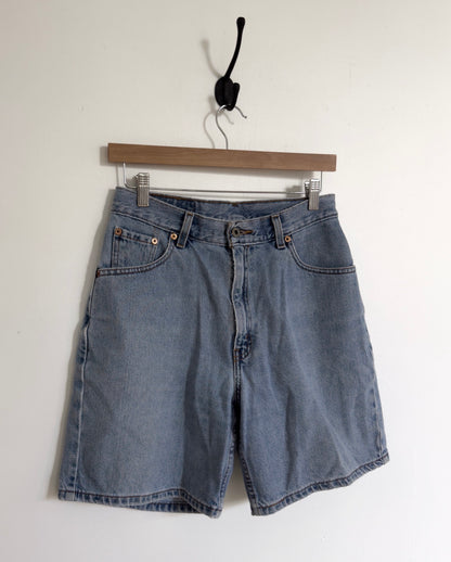 Levi's Regular Fit Shorts | 28